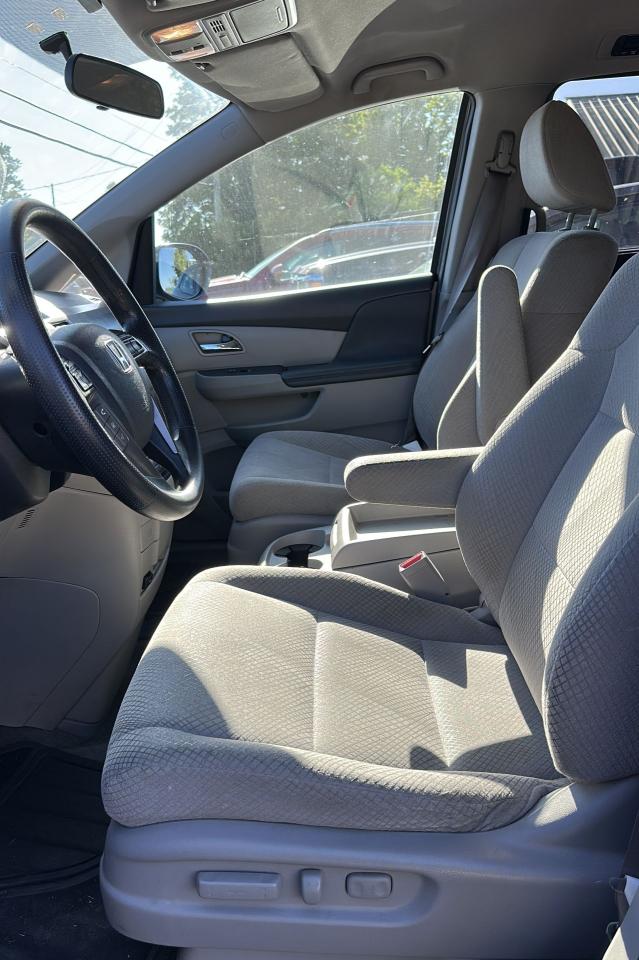 2016 Honda Odyssey EX - Photo #5