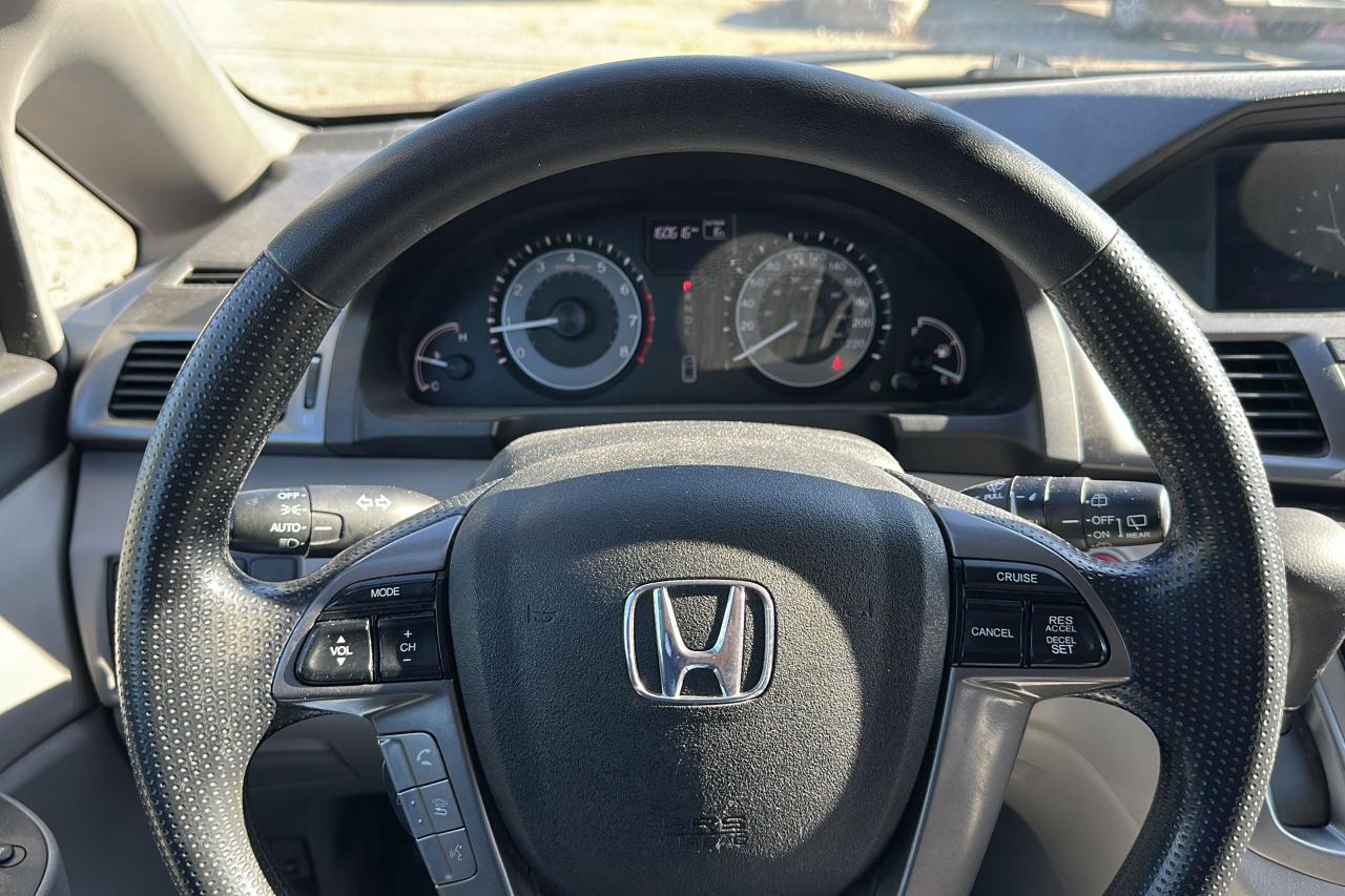 2016 Honda Odyssey EX - Photo #10