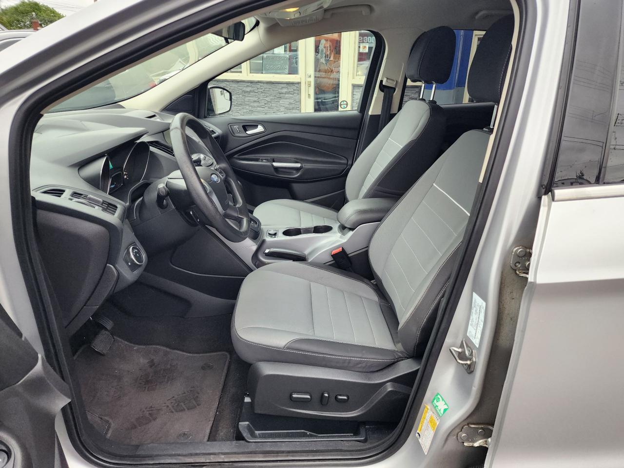 2015 Ford Escape SE - Photo #11
