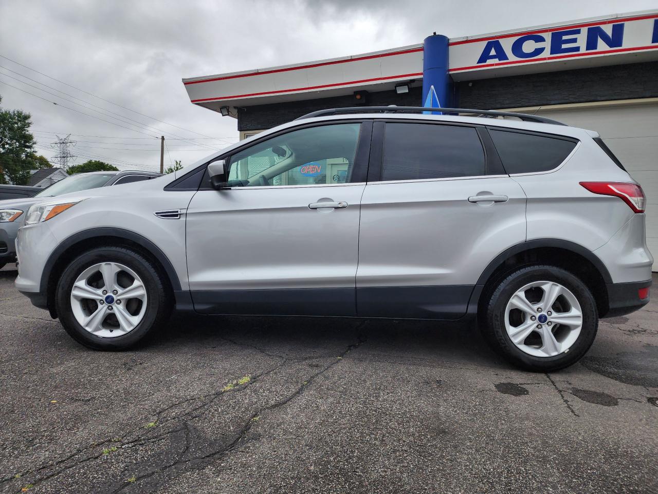 2015 Ford Escape SE - Photo #2