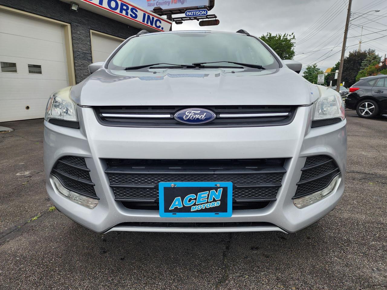 2015 Ford Escape SE - Photo #3