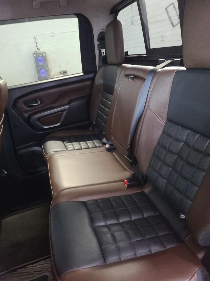 2018 Nissan Titan Platinum - Photo #6