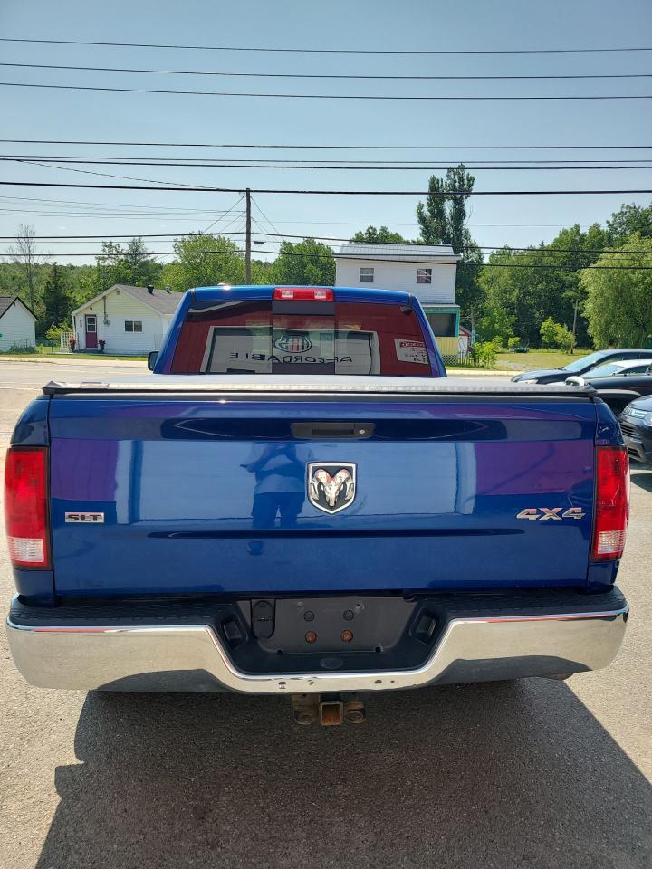 2017 RAM 1500 SLT - Photo #4