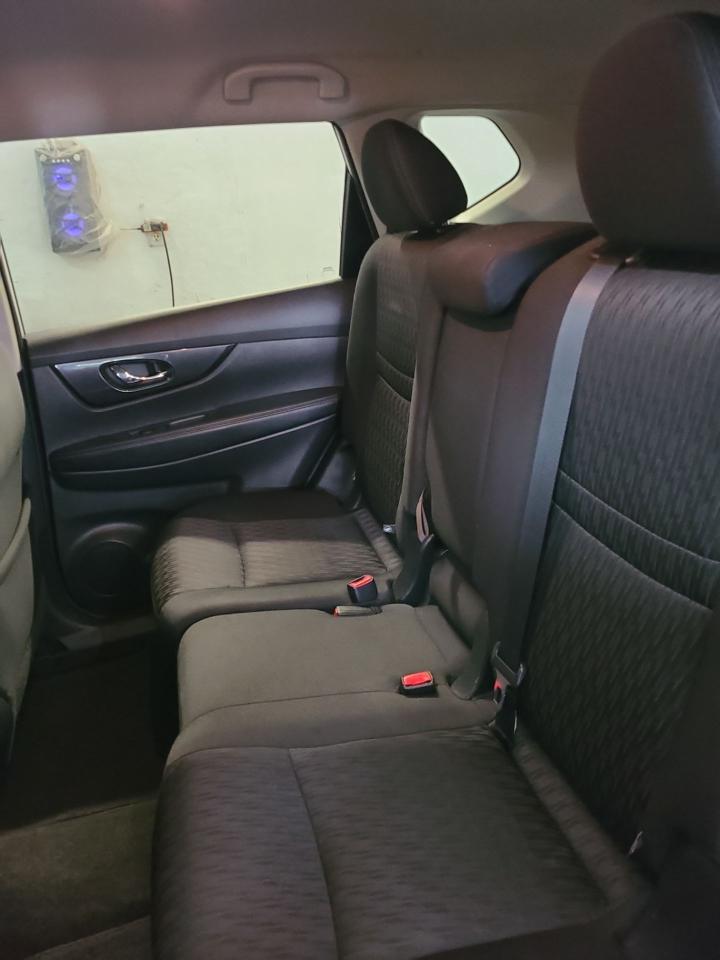 2017 Nissan Rogue S - Photo #6