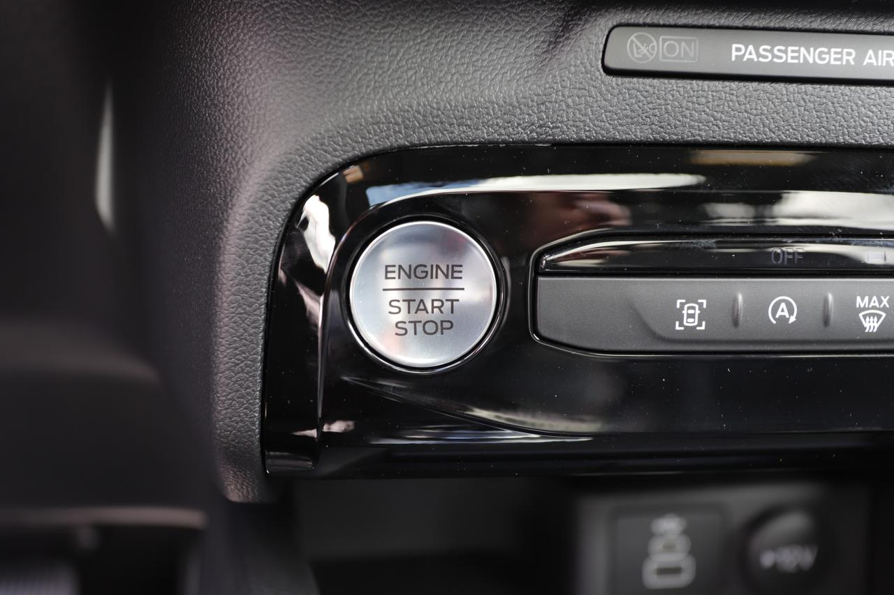 2025 Ford Escape ST-Line AWD Photo5
