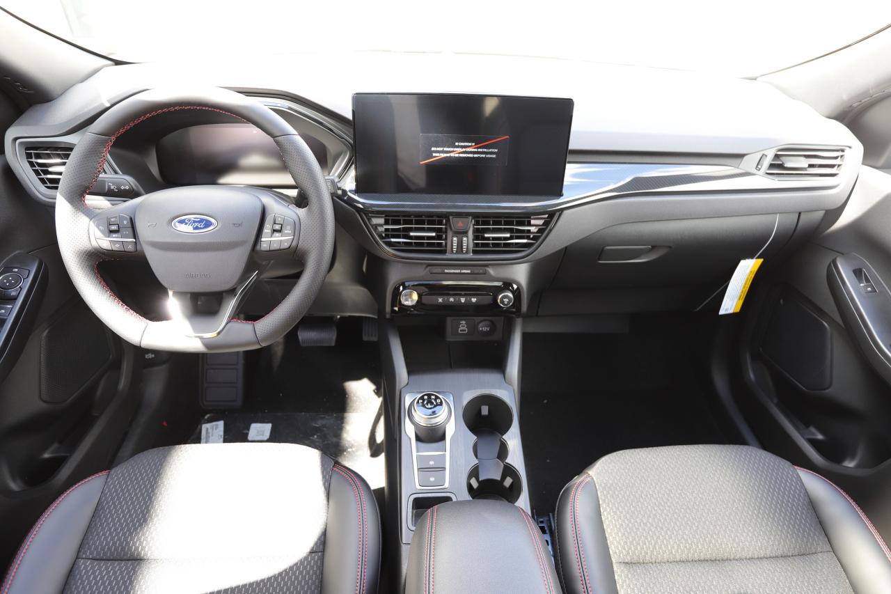 2025 Ford Escape ST-Line AWD Photo5