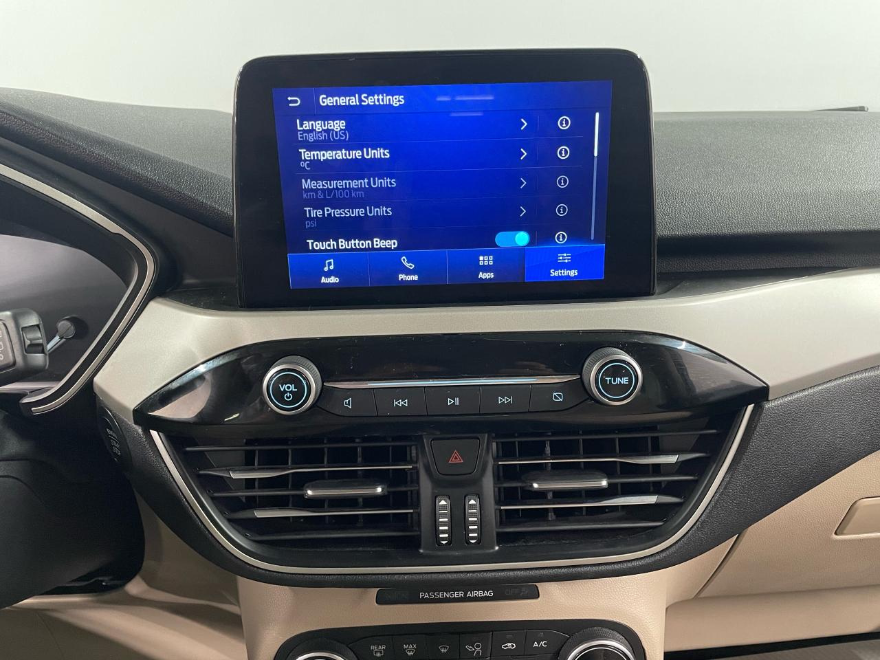 2020 Ford Escape SE Photo11