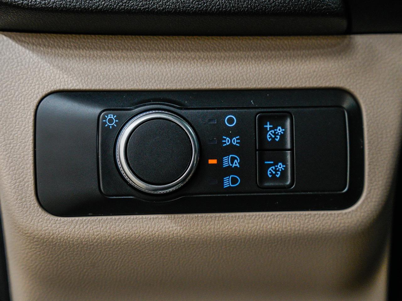 2020 Ford Escape SE | CLEAN CARFAX | LANE KEEPING ASSIST Photo18