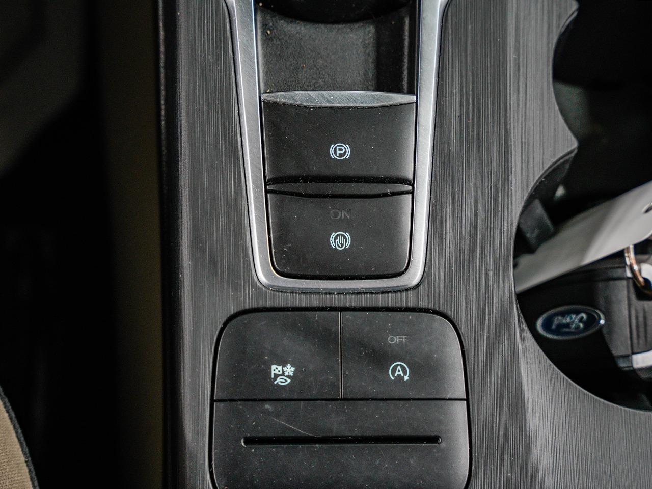 2020 Ford Escape SE | CLEAN CARFAX | LANE KEEPING ASSIST Photo