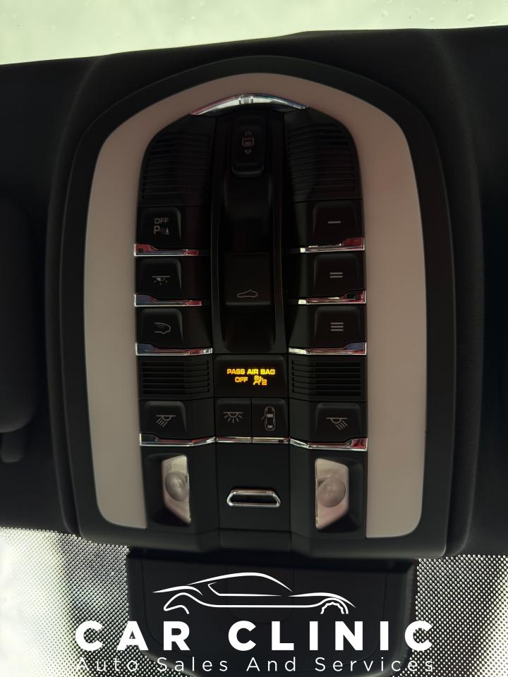 2014 Porsche Cayenne  - Photo #25