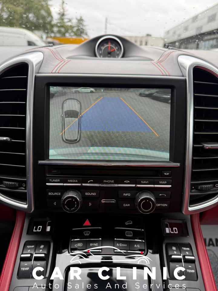 2014 Porsche Cayenne  - Photo #26