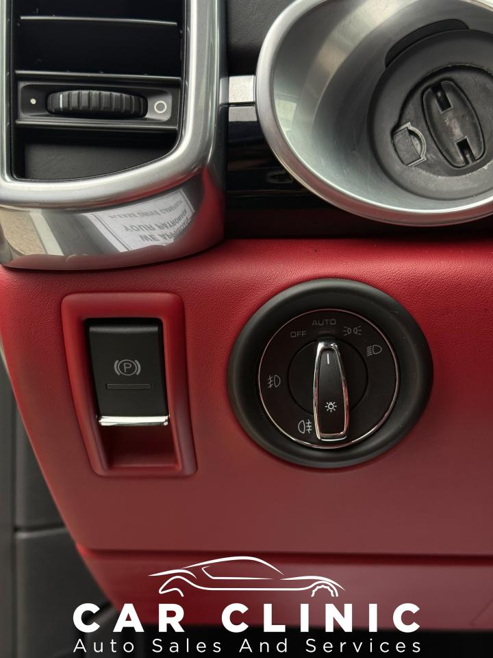 2014 Porsche Cayenne  - Photo #16