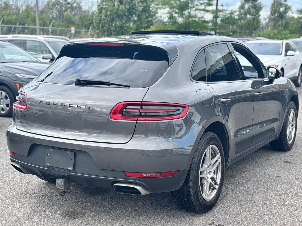 2018 Porsche Macan  - Photo #4