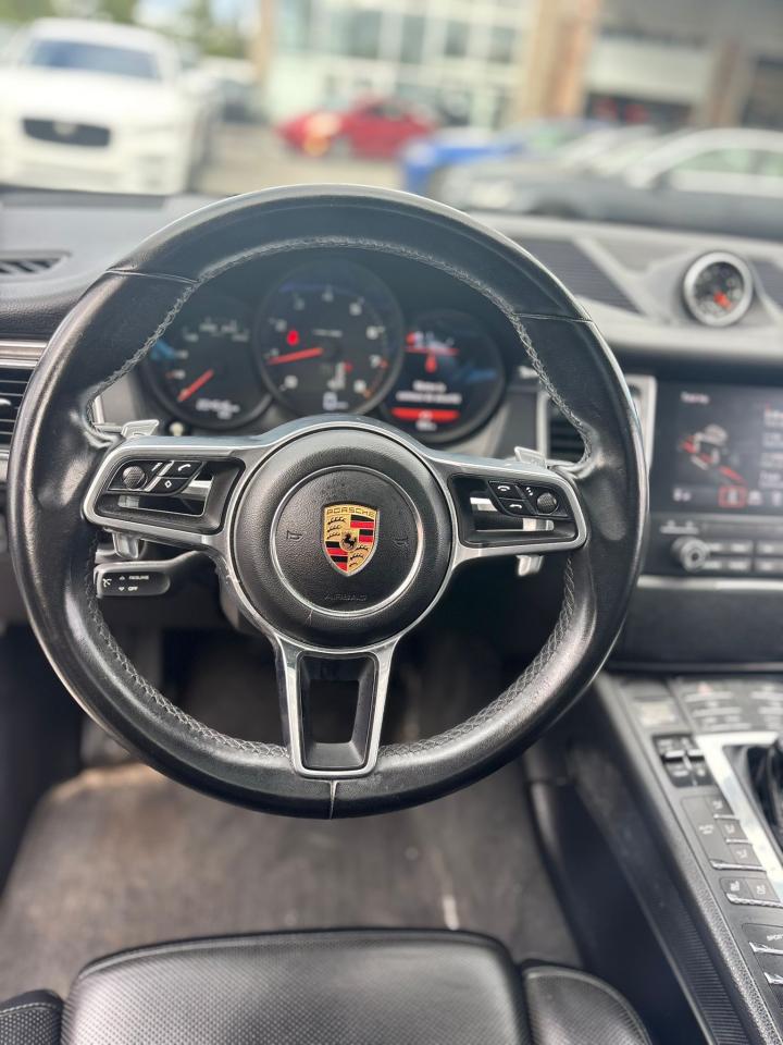 2018 Porsche Macan  - Photo #5