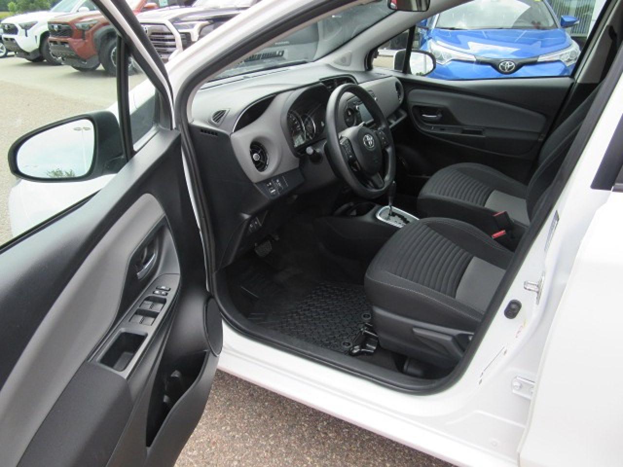 2018 Toyota Yaris HATCHBACK LE Photo