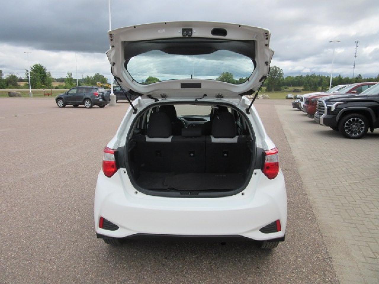 2018 Toyota Yaris HATCHBACK LE Photo4