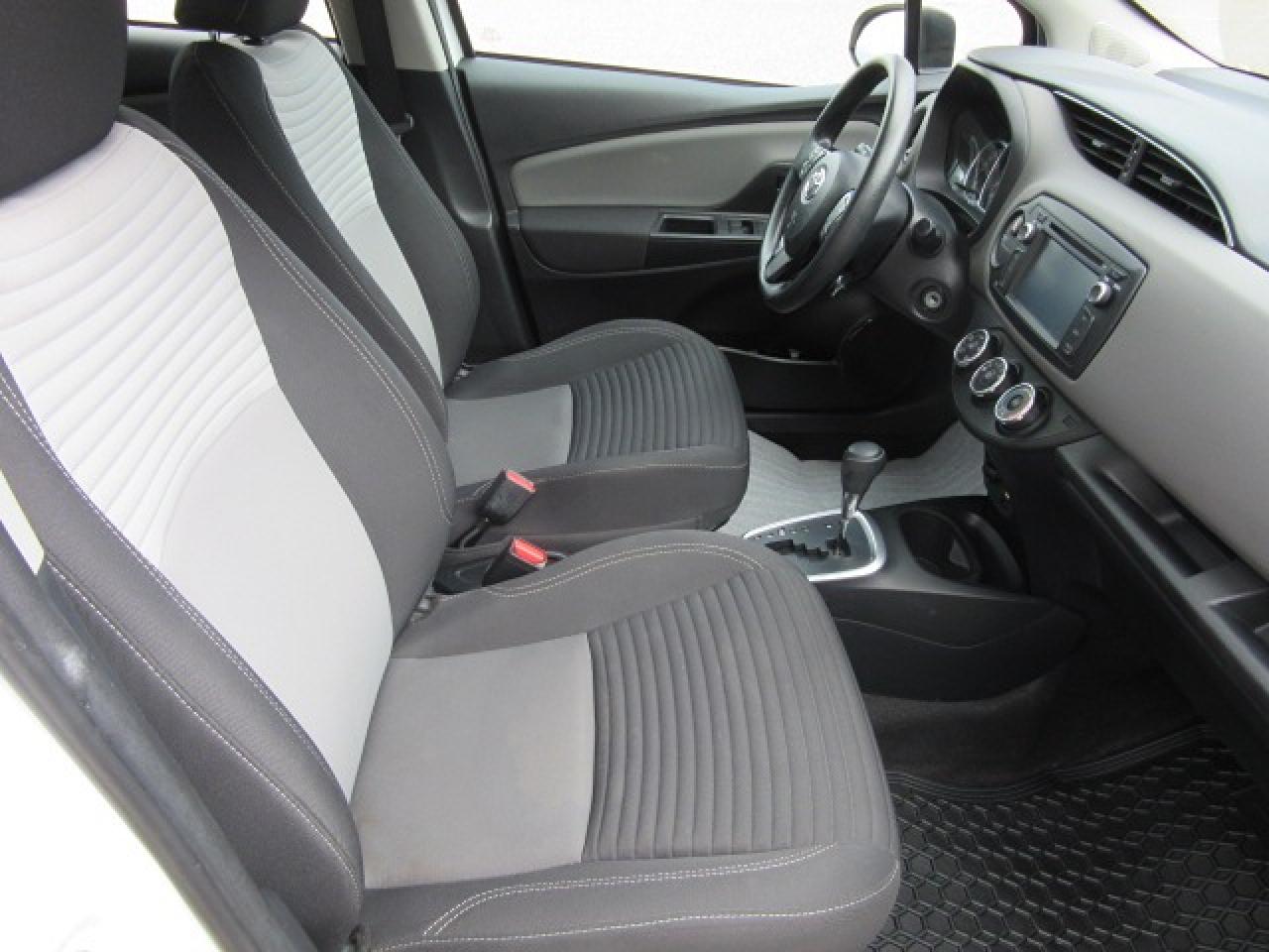 2018 Toyota Yaris HATCHBACK LE Photo