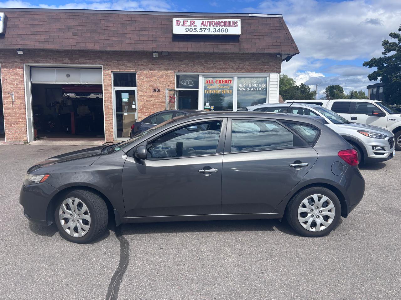 Used 2013 Kia Forte5 EX HATCH COLD AC for sale in Oshawa, ON