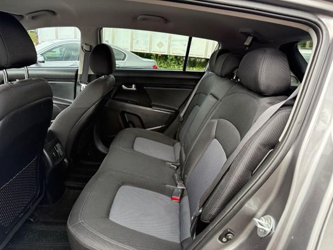 2015 Kia Sportage FWD 4dr Auto Photo3