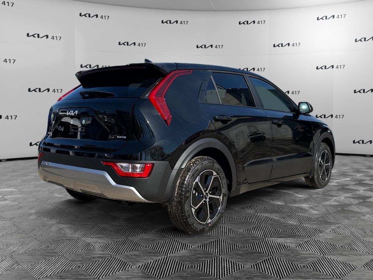 2026 Kia NIRO PLUG-IN Hybrid LX FWD Photo4