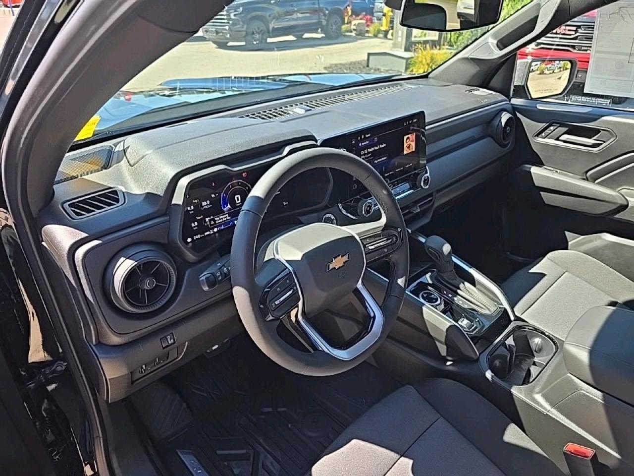 2026 Chevrolet Colorado WT Photo3