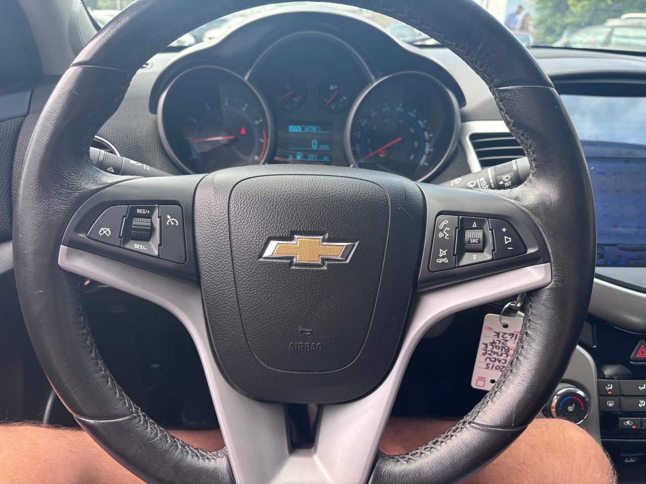 2015 Chevrolet Cruze 2LT HEATED SEATS MOONROOF - Photo #17