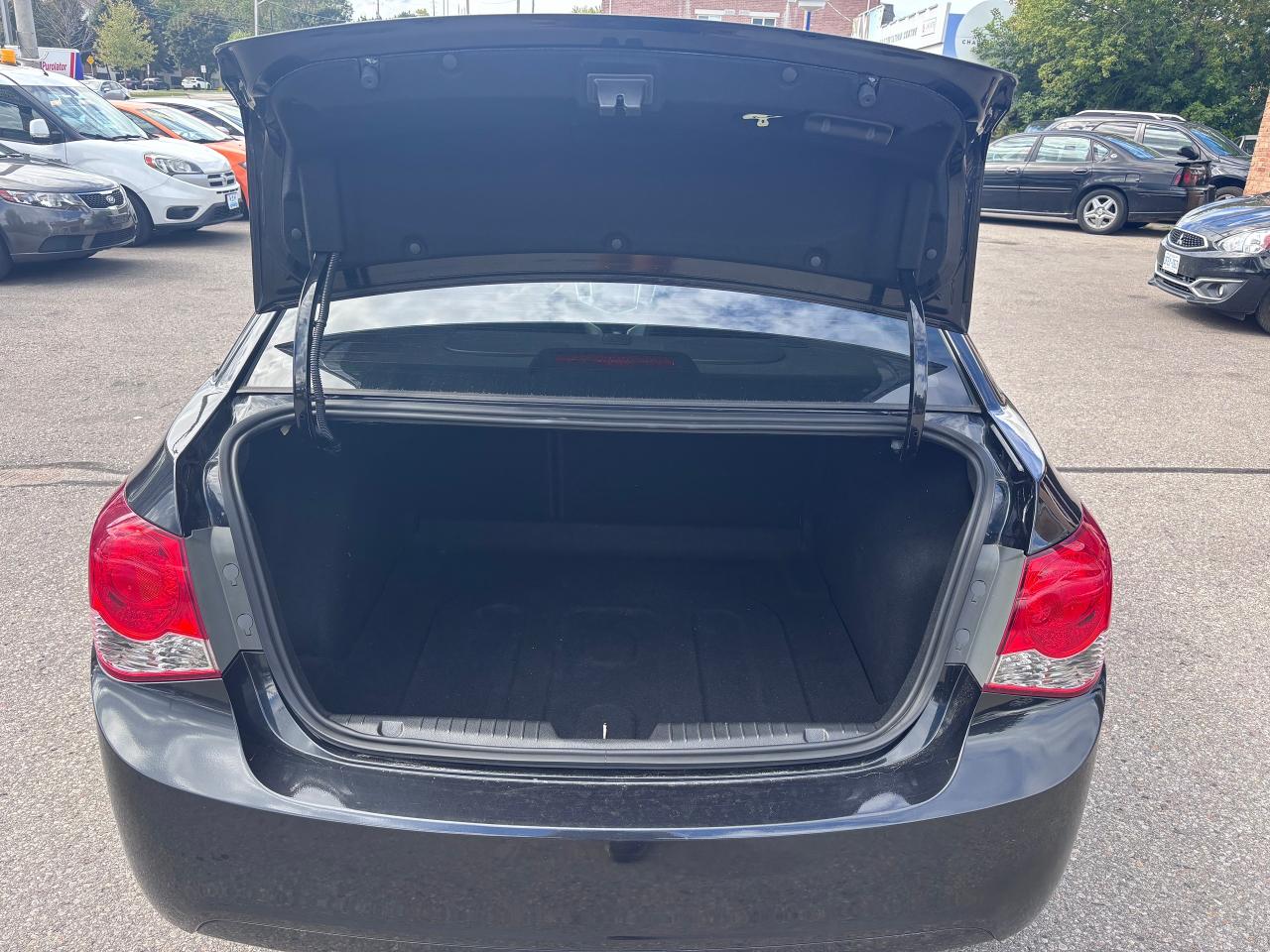 2015 Chevrolet Cruze 2LT HEATED SEATS MOONROOF - Photo #9
