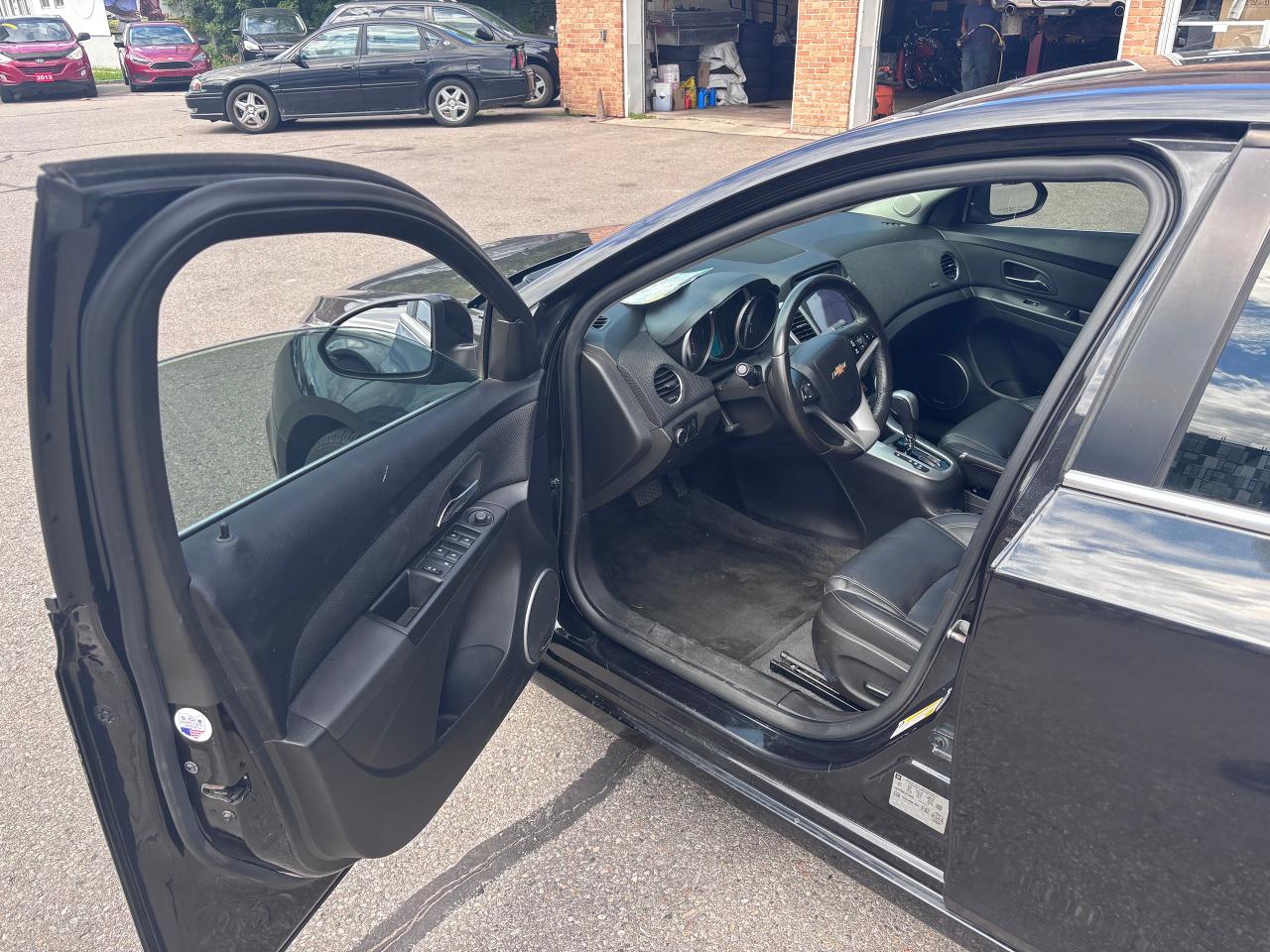 2015 Chevrolet Cruze 2LT HEATED SEATS MOONROOF - Photo #13