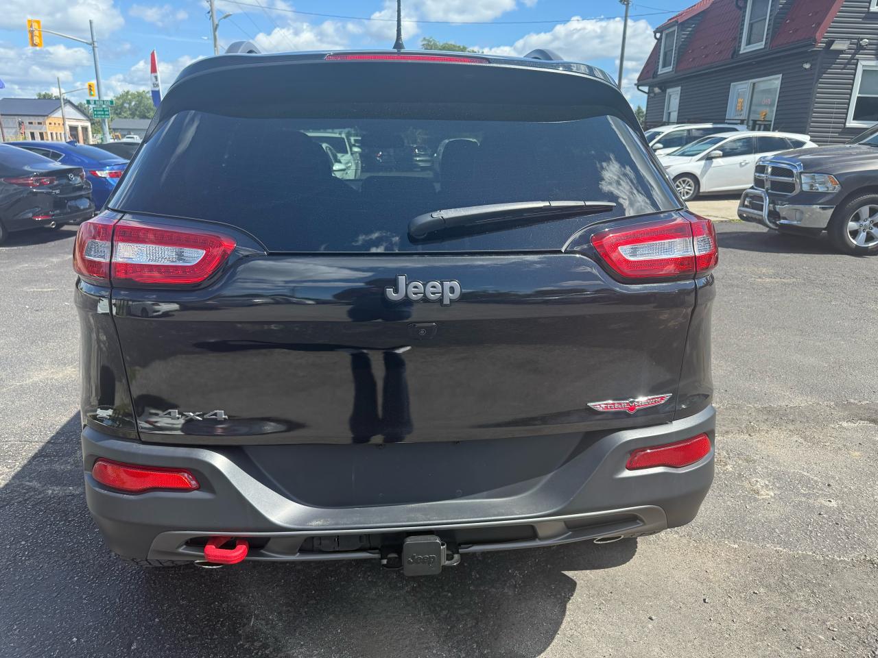 2016 Jeep Cherokee 4WD 4dr Trailhawk Photo3