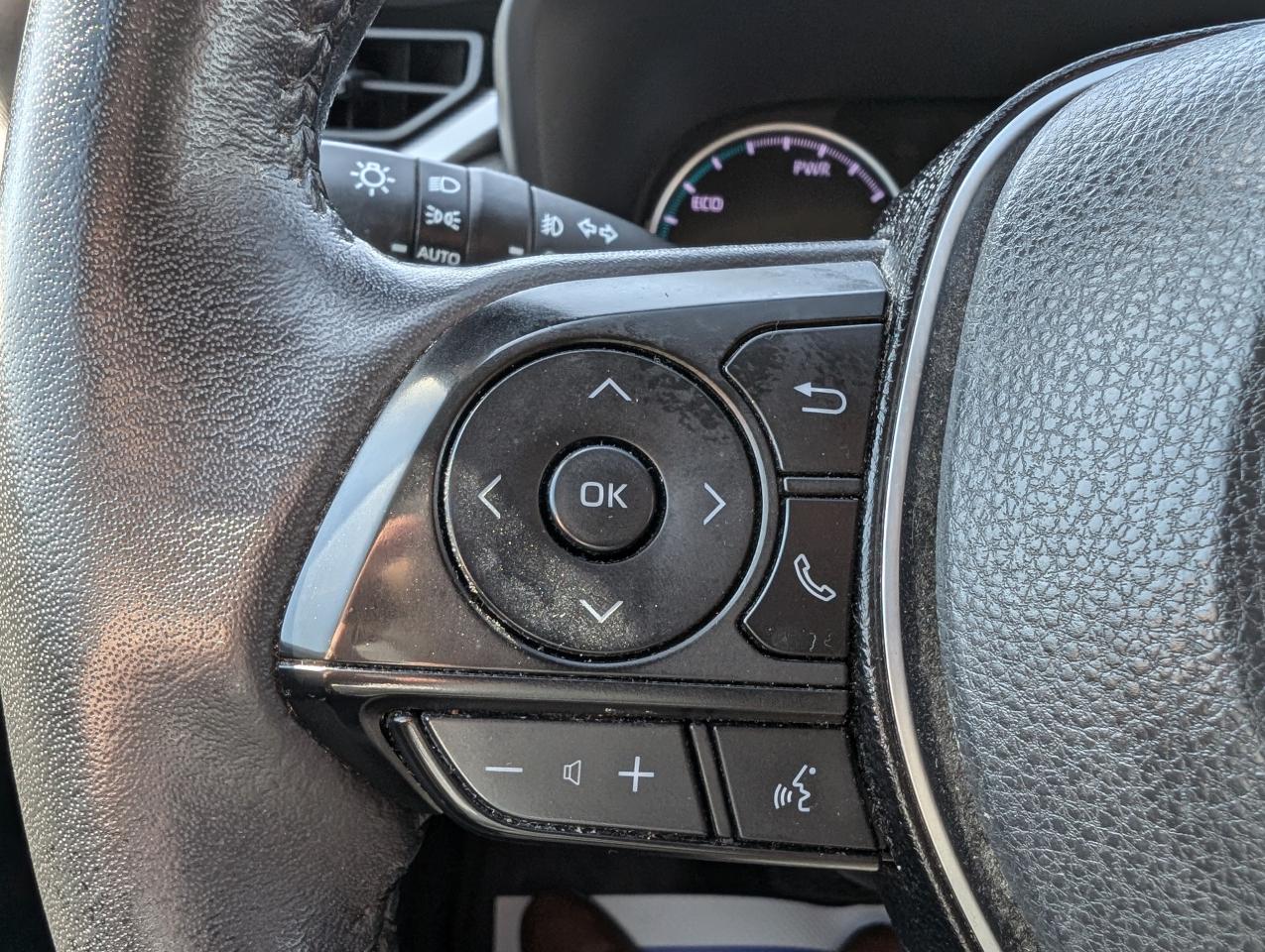 2020 Toyota RAV4 Hybrid XLE | MB OWNER | HEATED STEERING - Photo #14