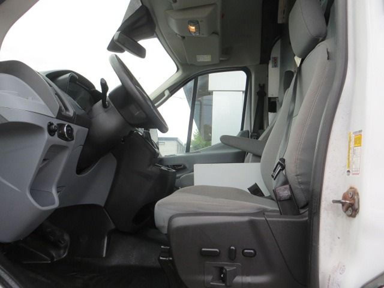 2017 Ford Transit Cargo Van CERTIFIED, 3.7L, HIGH ROOF T-350, 9500GVWR, 148" - Photo #8