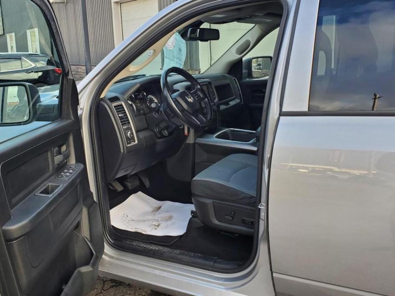 2021 RAM 1500 Classic Express 4x4-"NO TAX SALE-MAX $2000-LTD TIME ONLY" - Photo #8