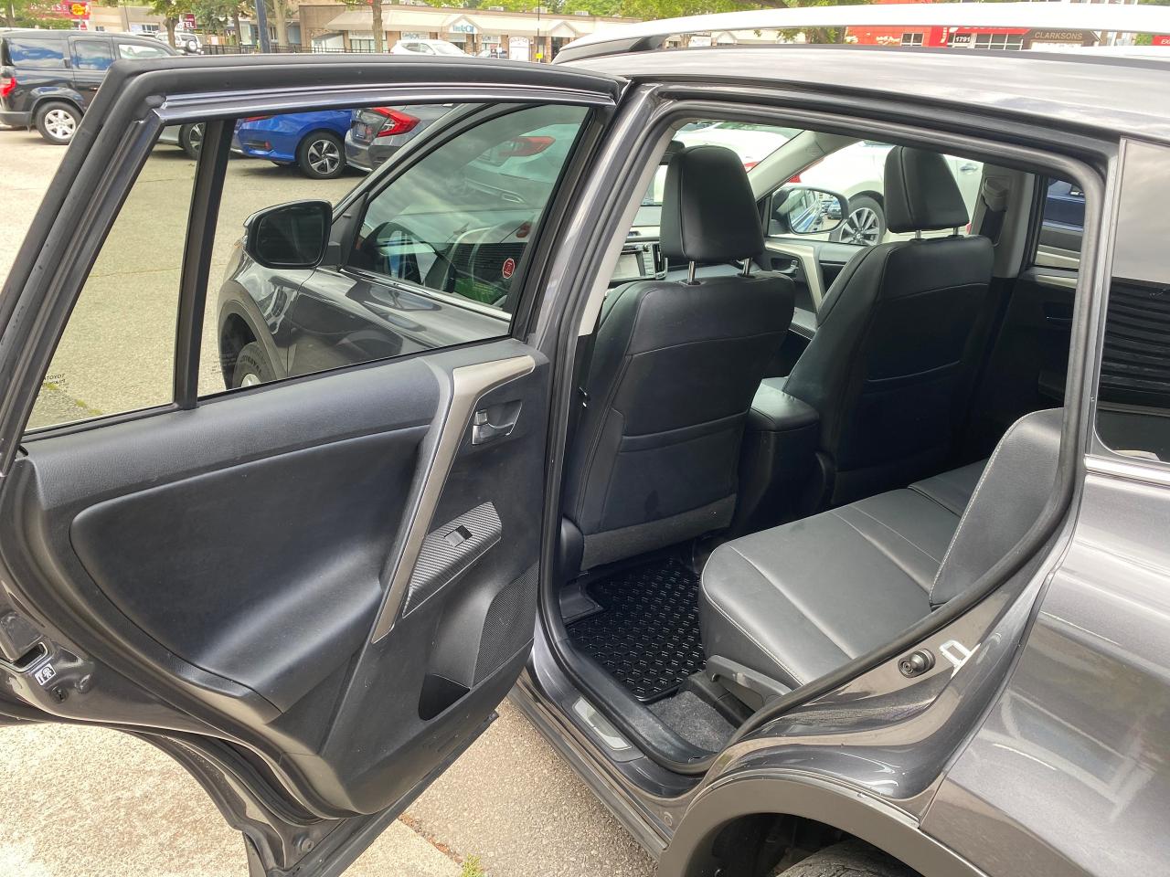 2015 Toyota RAV4 LIMITED  - Photo #19