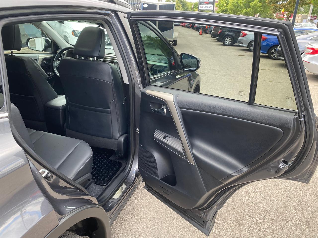 2015 Toyota RAV4 LIMITED  - Photo #14