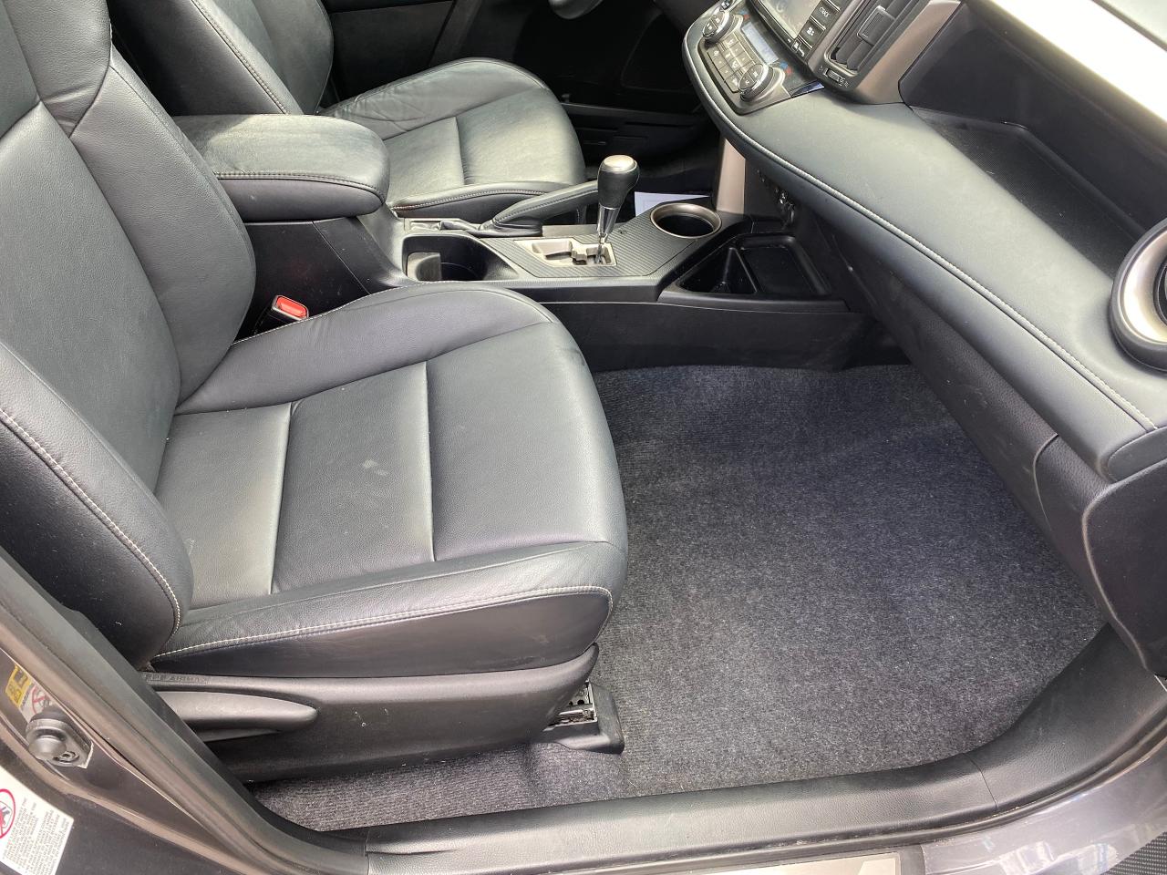 2015 Toyota RAV4 LIMITED  - Photo #25