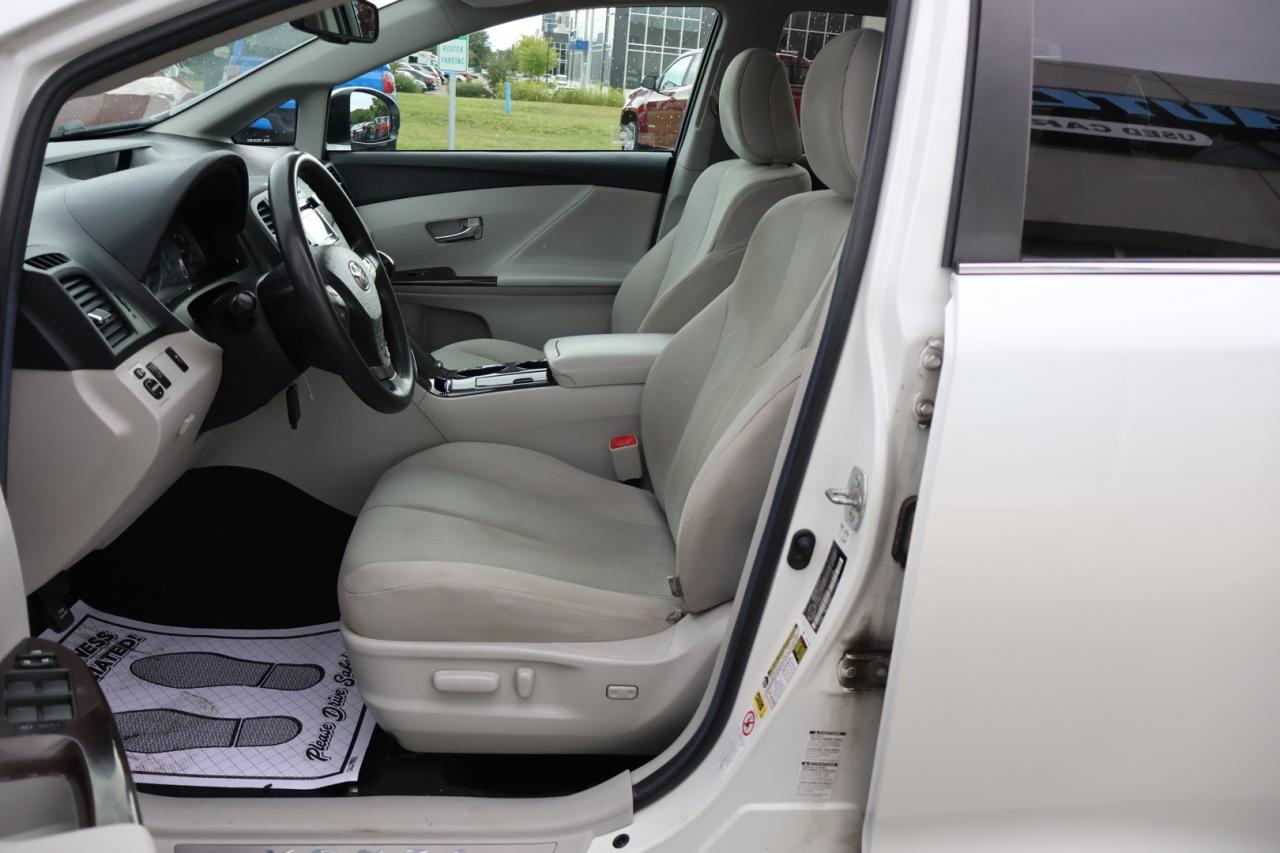 2012 Toyota Venza V6 LE AWD CERTIFIED *ACCIDENT FREE*TOYOTA MAINTAIN* CAMERA BLUETOOTH HEATED SEATS PANO ROOF CRUISE ALLOYS - Photo #15