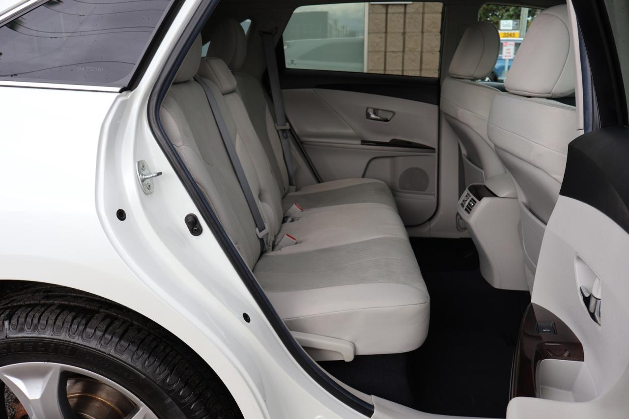2012 Toyota Venza V6 LE AWD CERTIFIED *ACCIDENT FREE*TOYOTA MAINTAIN* CAMERA BLUETOOTH HEATED SEATS PANO ROOF CRUISE ALLOYS - Photo #17