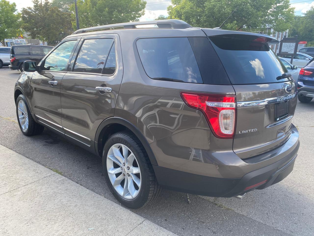2015 Ford Explorer LIMITED Photo2