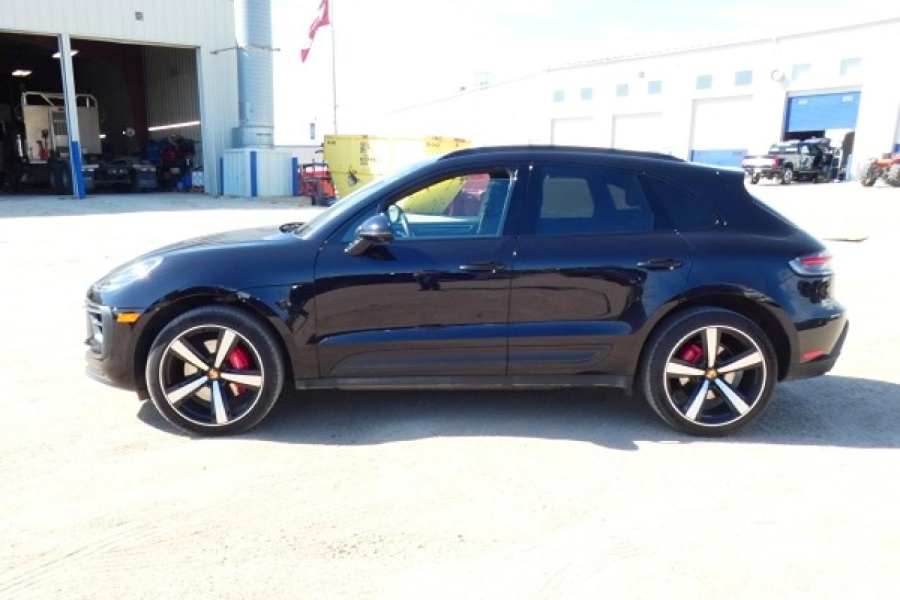 2023 Porsche Macan S AWD w/H&C L, pano S/R, NAV, BUC - Photo #1