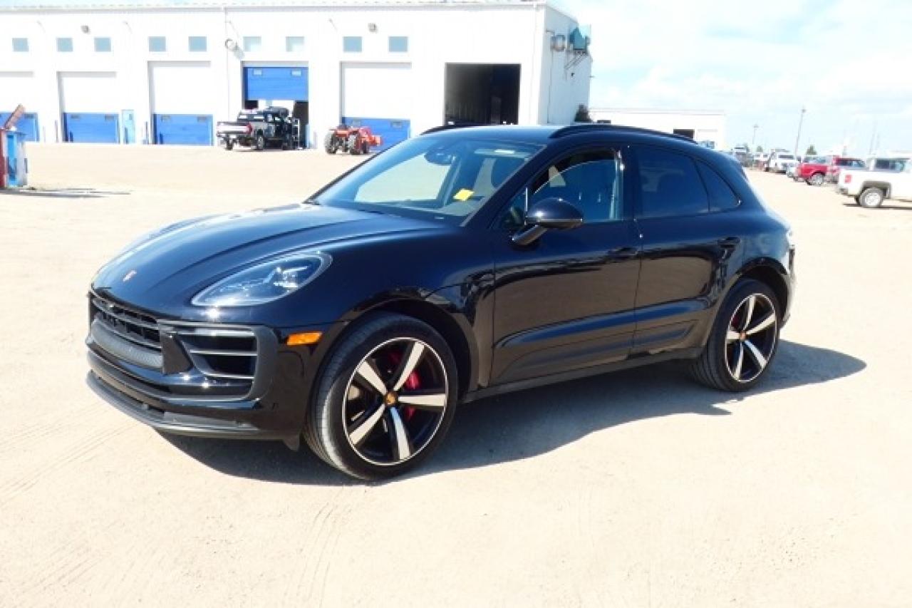 2023 Porsche Macan S AWD w/H&C L, pano S/R, NAV, BUC - Photo #2