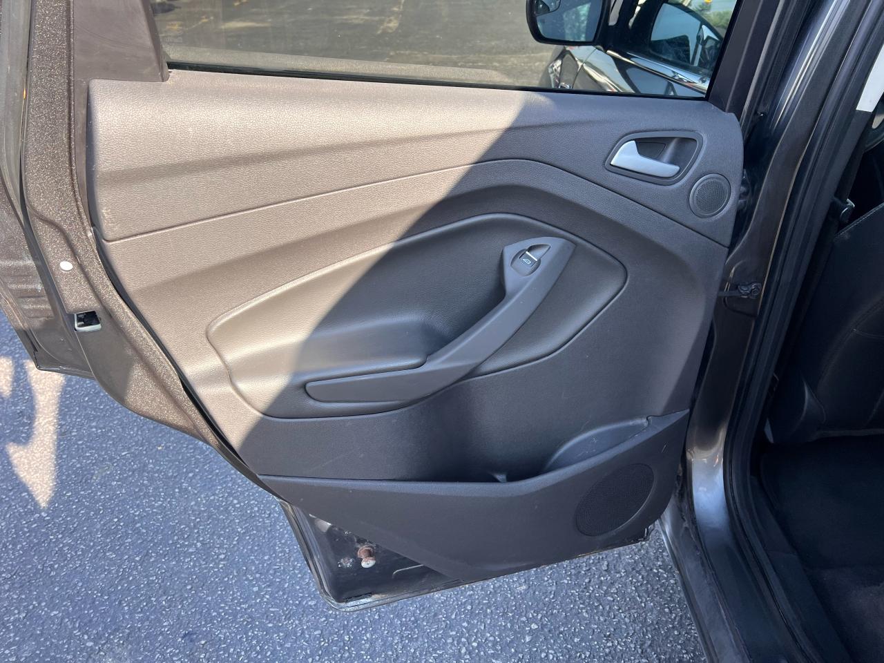 2015 Ford Escape SE Photo14