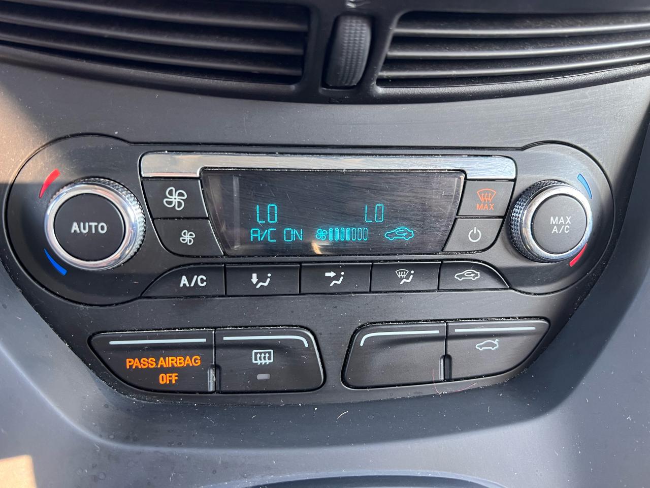 2015 Ford Escape SE Photo28