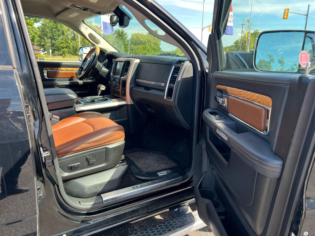 2013 RAM 1500 LARAMIE LONGHORN Photo15