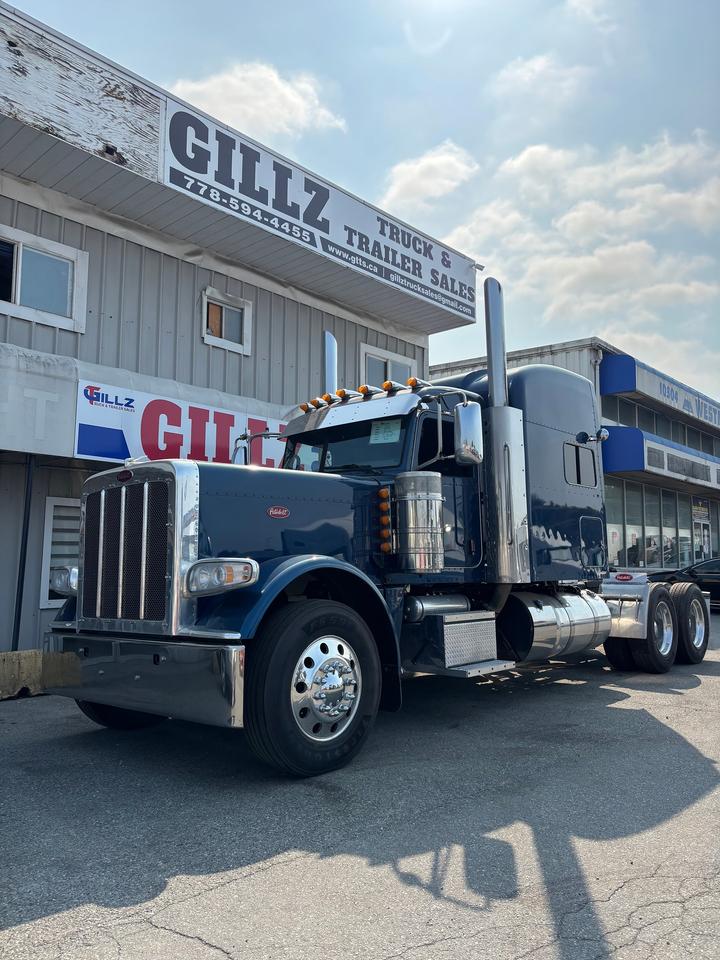 2022 PETERBILT 389  - Photo #1