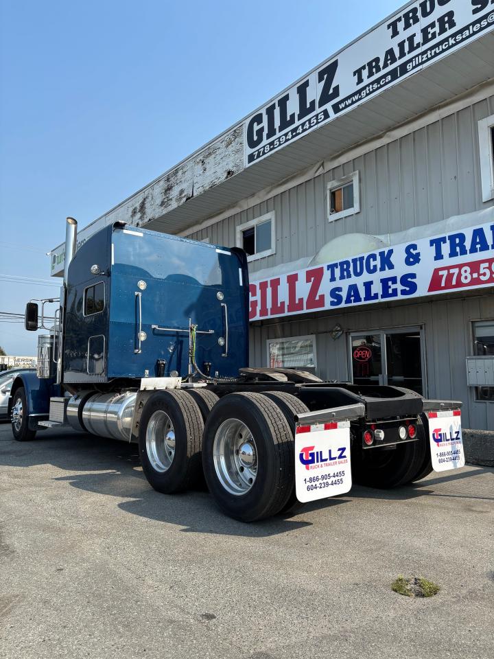 2022 PETERBILT 389  - Photo #4