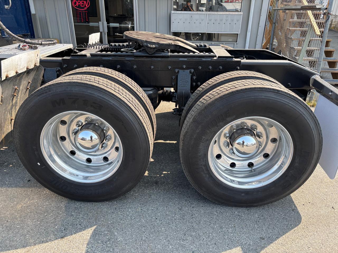 2022 PETERBILT 389  - Photo #13