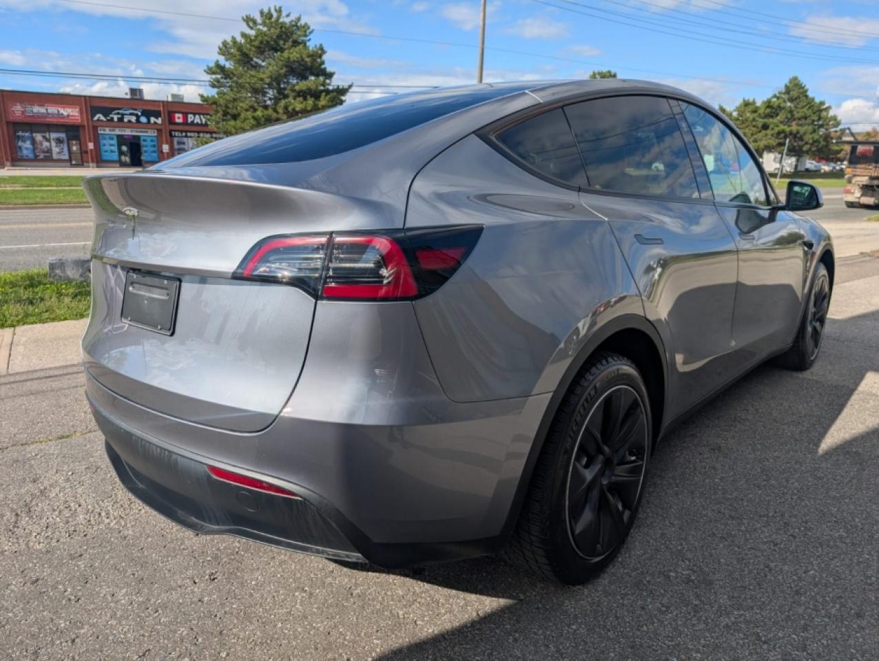 2024 Tesla Model Y LONG RANGE - Photo #5