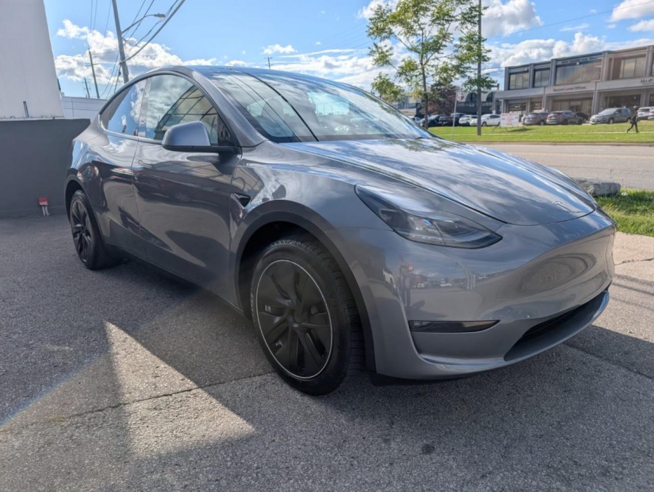 2024 Tesla Model Y LONG RANGE - Photo #7