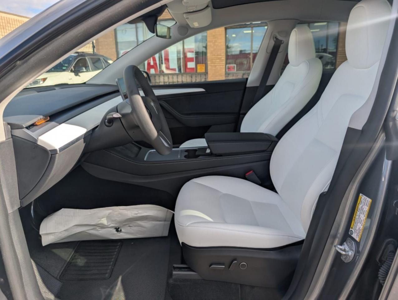 2024 Tesla Model Y LONG RANGE - Photo #10