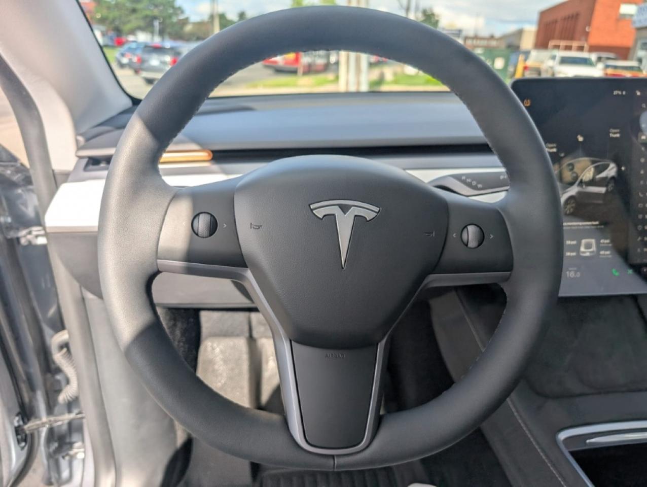 2024 Tesla Model Y LONG RANGE - Photo #12